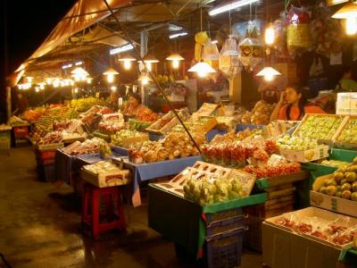 Fruit stall along Kard Luang