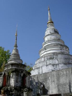 The Ho Rakangs and Chedi of Wat Phra Sihing