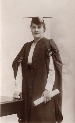 Ruth Heap . May  1922