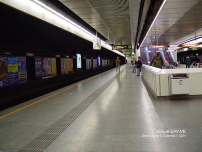 U-Bahn Station DSC04423.jpg
