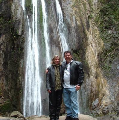 u49/calcoastriders/medium/40853563.jalamanojoquifalls065_resize.jpg
