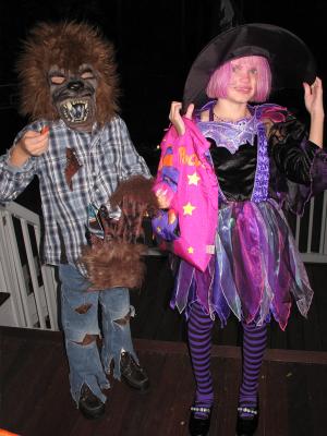 Cute Costumes 10-30-04