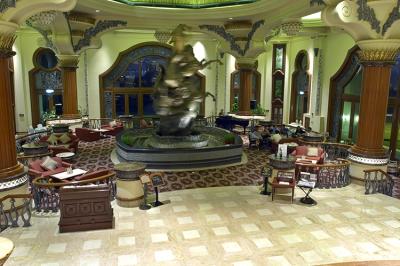 Central Lounge with Spinning Fountain Statue