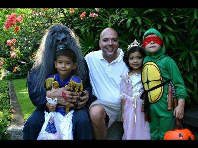 I don't know who the kid in blue is. He just jumped in.