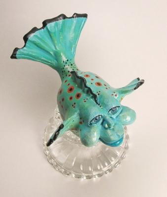 Blue fish rattle top