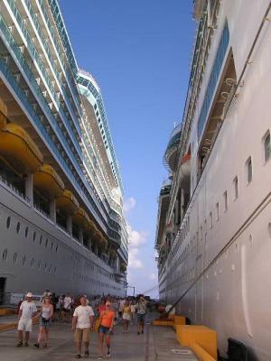 u49/dwstxs/medium/36763998.RhapsodyandMarinerofSeas.jpg