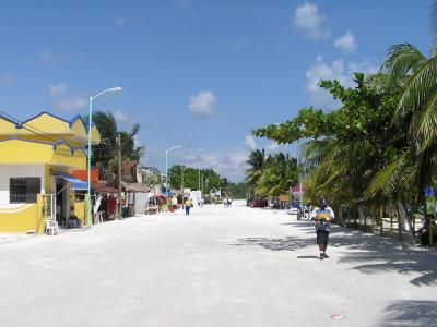 Mahahual street in Costa Maya.JPG