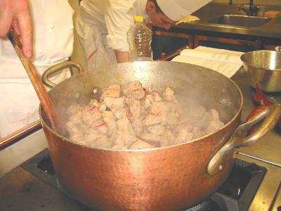 Cooking veal with espelette pepper