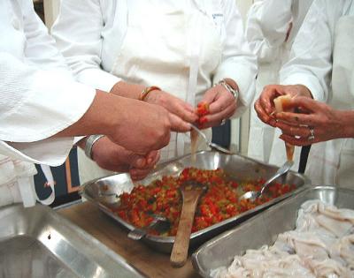 Stuffing squid with piperade