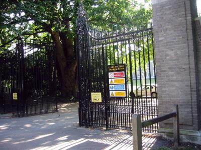 Queen's Road entrance to Clare College