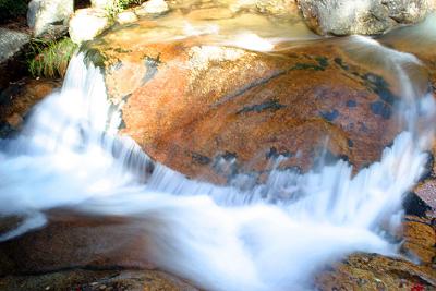 nh_flume_gorge_rock_2003_IMG_0649.jpg