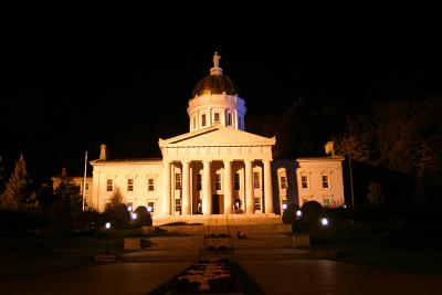 u49/fischerfoto/medium/35956796.montpelier_vt_state_capitol_2003_IMG_0734.jpg