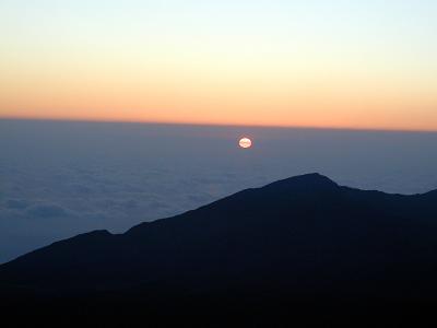 u49/fischerfoto/medium/36198619.haleakala_sunrise_2003_P1010082.jpg