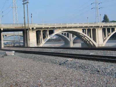 arches over parallel lines.JPG