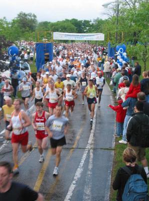 Start of 2004 Chicago Lakeshore 1/2 and Full Marathon