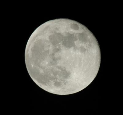 moon_10-28-04