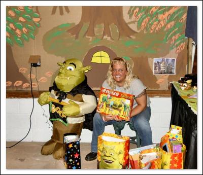 u49/hlsweeney/medium/35952359.110404_Shrek2.jpg