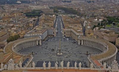 St. Peters Square Vatican City.jpg