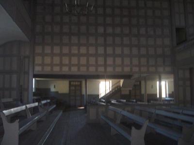 mp_5 - Inside Quaker Meeting House
