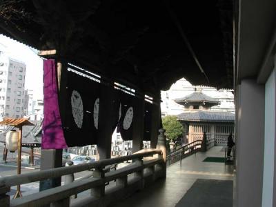temple steps, Asakusa