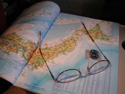 flight map, glasses