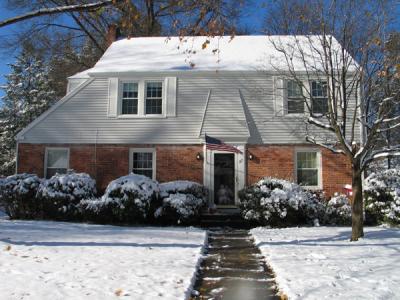 house_111304_firstsnow2.jpg
