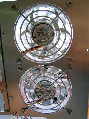 Moving to the rear, Adda fans changed to clear fans with blue LEDs