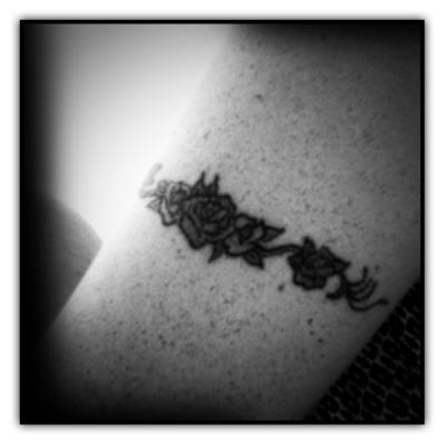 holga black rose