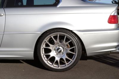 E46_HRCupkit_LRearTire.jpg