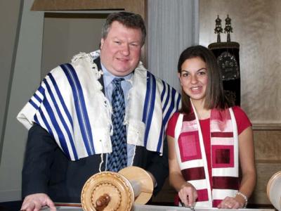 u49/larrygol/medium/36309381.PB137760Rabbi1.jpg