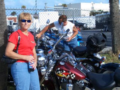 u49/larrys4227/medium/35949458.Biketoberfest_2004_73.jpg