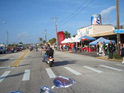 u49/larrys4227/medium/35949471.Biketoberfest_2004_86.jpg