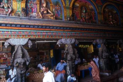 templesIN113_hindu_Madurai.jpg