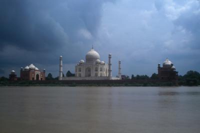 u49/lcarlsen/medium/35646809.monuIN1268_TajMahal.jpg