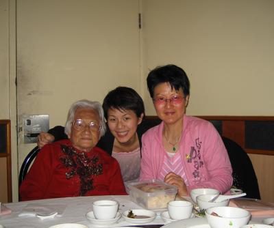 Grandma Bday 04 004.jpg