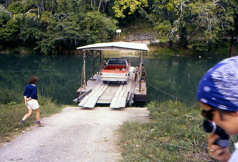 1985 Crossing-to-Xunantunich