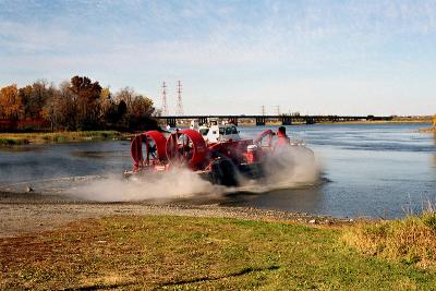 u49/mikoyen/medium/35676506.Hovercraft0906.jpg