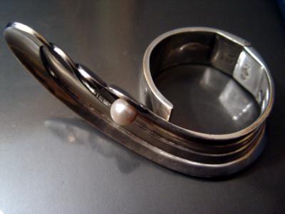 Antonio bracelet top view.jpg