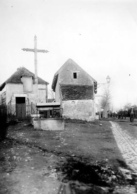 OLD PHOTO   #9.  Large well in fore ground.