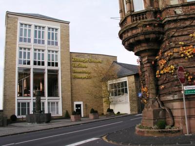 u49/nnabazar/medium/36812021.Germany_Bitburg_in_Oct_2004_01.jpg