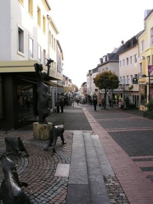 u49/nnabazar/medium/36812026.Germany_Bitburg_in_Oct_2004_13.jpg