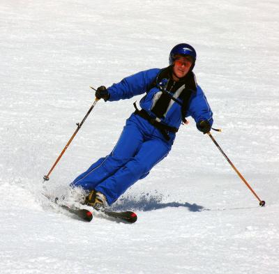 Sue skiing.jpg
