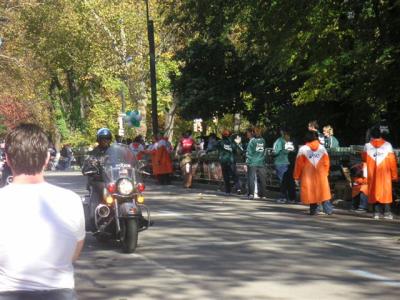 u49/philaquino/medium/36151452.NYC_2004_Marathon58.jpg