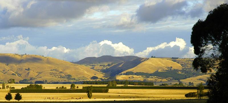 14 March 05 - Late afternoon sun on hills