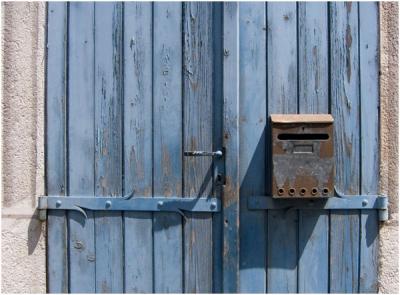 Rusty Post Box