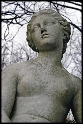 statue #04