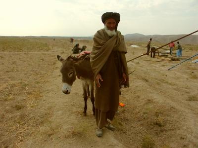 u49/rl/medium/36376992.Manandhisdonkey.jpg