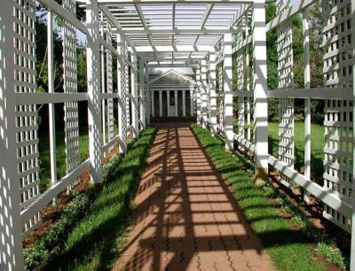 fenceBuilding.jpg