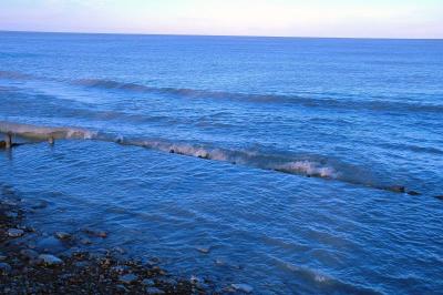 waves breaking