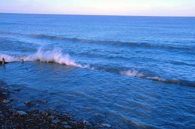 waves breaking